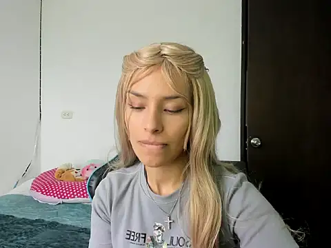 Snapshot of Megan_Blue_ chatting on 02-24-26, 04:41 Megan Blue online show from 02-24-26, 04:41