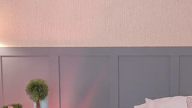 Annia-Greco online show from 02-19-26, 02:58