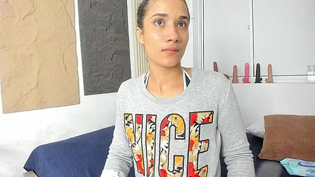 Snapshot of marian_rios chatting on 02-13-26, 10:59 marian rios online show from 02-13-26, 10:59