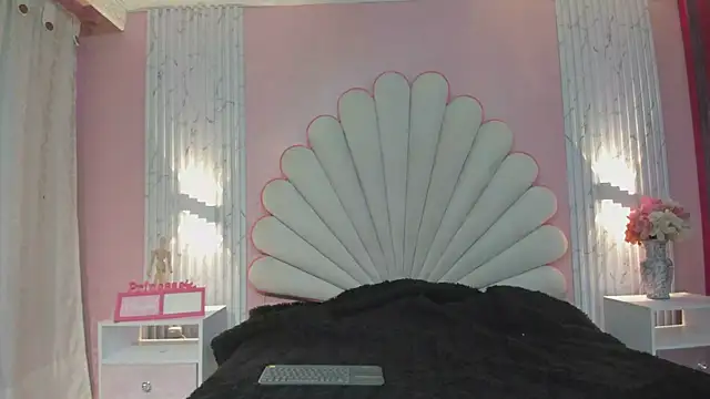 Snapshot of Kateemos chatting on 02-23-26, 02:06 Kateemos online show from 02-23-26, 02:06