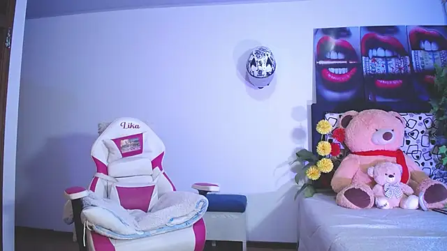 lika little0 online show from 06-08-26, 01:00