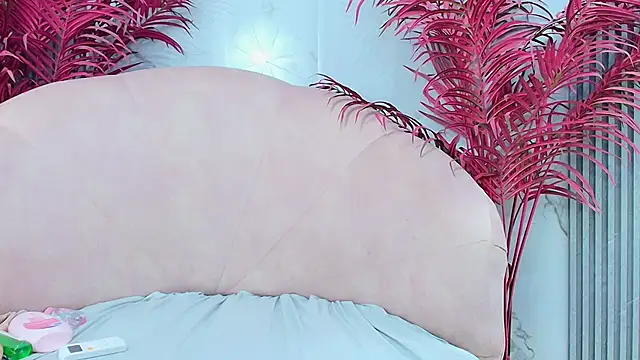 Snapshot of EmmaLebrun chatting on 02-20-26, 11:56 EmmaLebrun online show from 02-20-26, 11:56