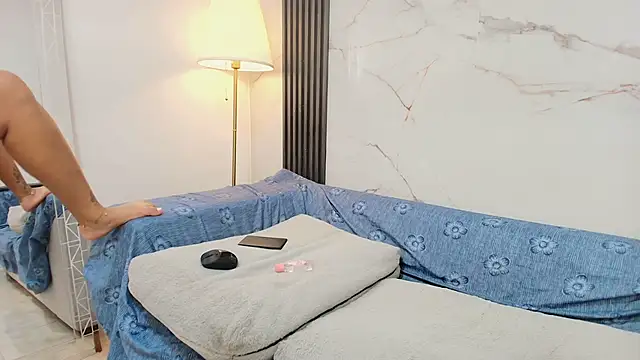 Snapshot of EmmaLebrun chatting on 02-12-26, 03:50 EmmaLebrun online show from 02-12-26, 03:50