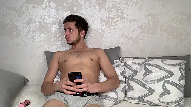 MoonBabyCouple online show from 03-21-26, 08:30