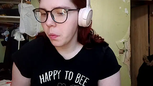 Snapshot of VannessaDillenbeck chatting on 02-25-26, 06:13 VannessaDillenbeck online show from 02-25-26, 06:13