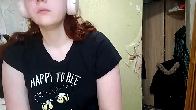 Snapshot of VannessaDillenbeck chatting on 02-24-26, 06:14 VannessaDillenbeck online show from 02-24-26, 06:14