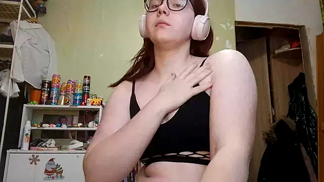 Snapshot of VannessaDillenbeck chatting on 02-12-26, 12:27 VannessaDillenbeck online show from 02-12-26, 12:27