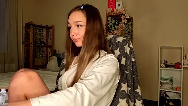 Snapshot of HoneyComfy chatting on 02-17-26, 11:18 HoneyComfy online show from 02-17-26, 11:18