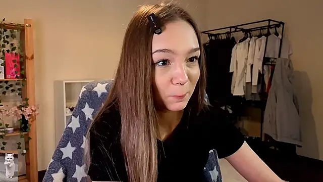 Snapshot of HoneyComfy chatting on 04-03-26, 02:23 HoneyComfy online show from 04-03-26, 02:23