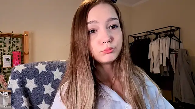 Snapshot of HoneyComfy chatting on 04-08-26, 02:07 HoneyComfy online show from 04-08-26, 02:07