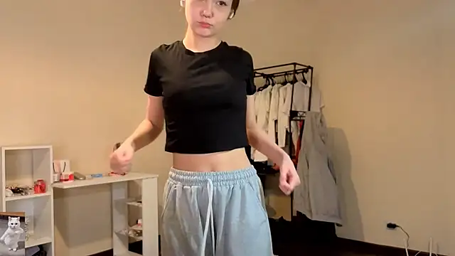 Snapshot of HoneyComfy chatting on 04-01-26, 02:25 HoneyComfy online show from 04-01-26, 02:25