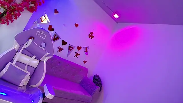 Snapshot of Maddie_T18 chatting on 02-21-26, 11:45 Maddie T18 online show from 02-21-26, 11:45