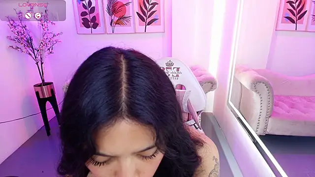 Maddie T18 online show from 07-08-26, 11:44