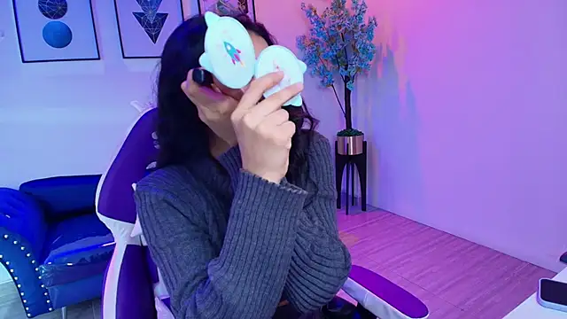 Maddie T18 online show from 04-09-26, 11:27