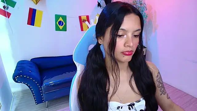 Maddie T18 online show from 06-26-26, 11:27