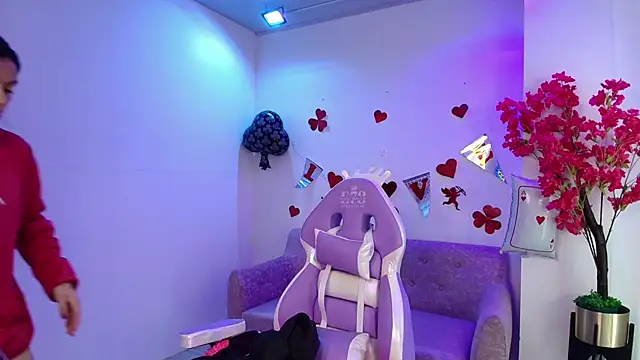 Snapshot of Maddie_T18 chatting on 02-13-26, 11:21 Maddie T18 online show from 02-13-26, 11:21