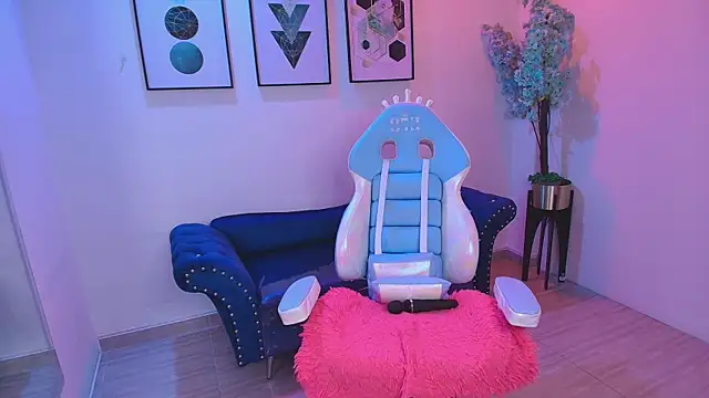 Maddie T18 online show from 06-13-26, 11:41