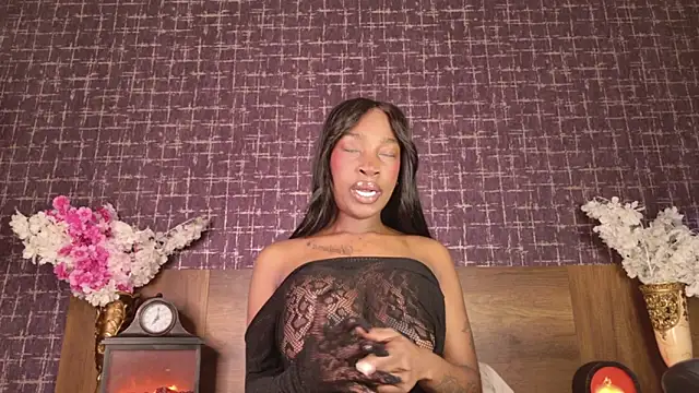 Snapshot of mollyjackson_ chatting on 02-27-26, 11:04 mollyjackson online show from 02-27-26, 11:04