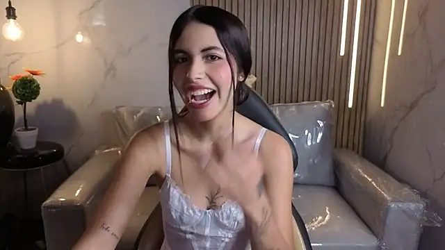Perla lovely  online show from 05-20-26, 12:24
