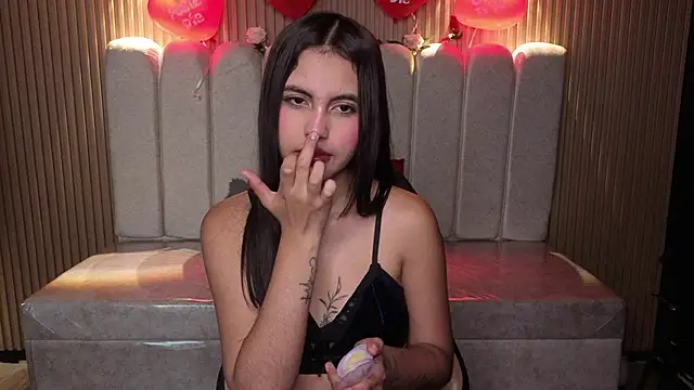 Snapshot of Perla_lovely_ chatting on 02-16-26, 01:21 Perla lovely online show from 02-16-26, 01:21