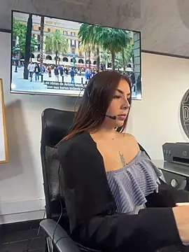Sweet bellaa  online show from 04-22-26, 06:42