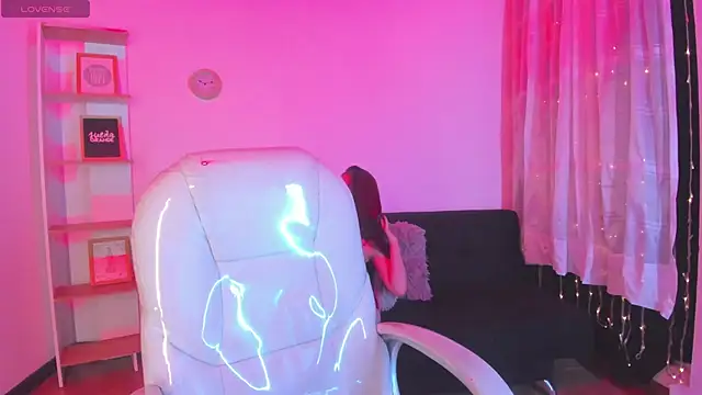 Sweet bellaa  online show from 03-26-26, 04:22