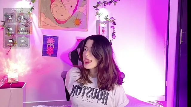 Snapshot of emicute_ chatting on 02-05-26, 11:11 emicute online show from 02-05-26, 11:11