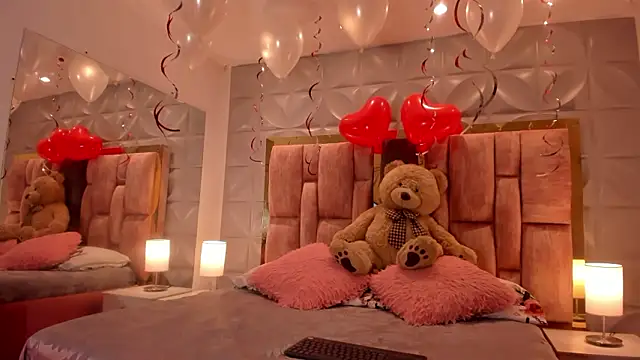 Snapshot of Paris_Velvet chatting on 02-13-26, 10:43 Paris Velvet online show from 02-13-26, 10:43