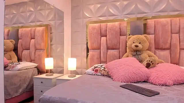 Paris Velvet online show from 04-10-26, 10:17