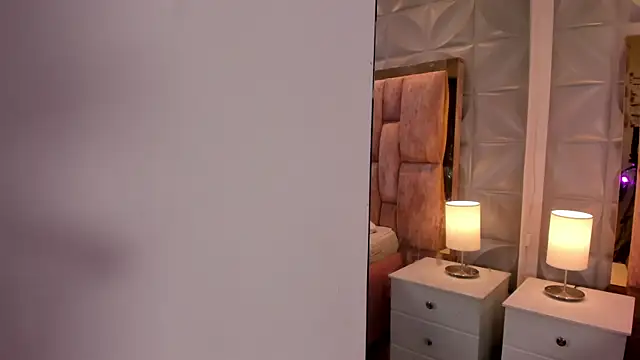 Paris Velvet online show from 06-01-26, 10:31