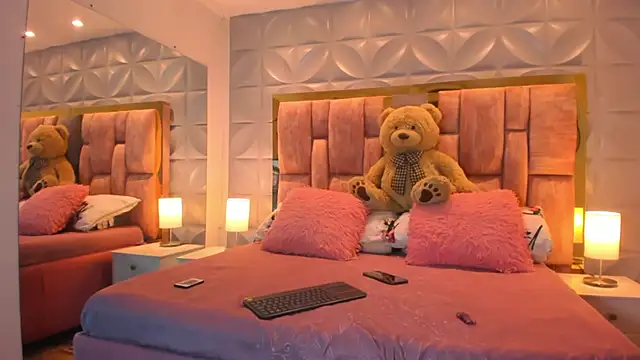 Snapshot of Paris_Velvet chatting on 02-02-26, 10:20 Paris Velvet online show from 02-02-26, 10:20