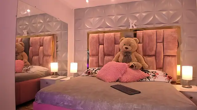 Snapshot of Paris_Velvet chatting on 02-10-26, 09:47 Paris Velvet online show from 02-10-26, 09:47