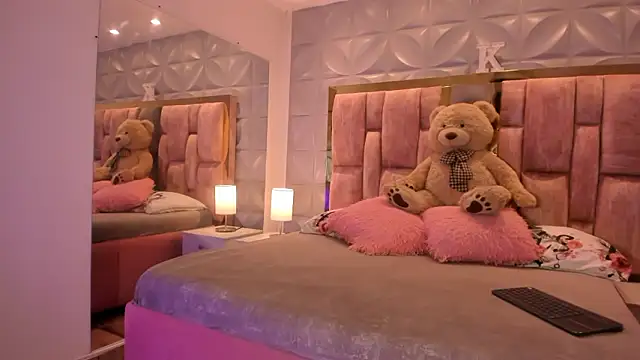 Snapshot of Paris_Velvet chatting on 02-11-26, 09:58 Paris Velvet online show from 02-11-26, 09:58