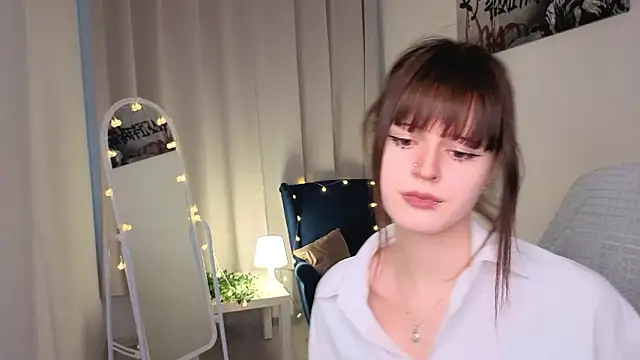 Snapshot of michelewild chatting on 02-21-26, 01:35 michelewild online show from 02-21-26, 01:35