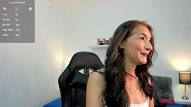 Emma Mendozaa online show from 05-19-26, 11:39