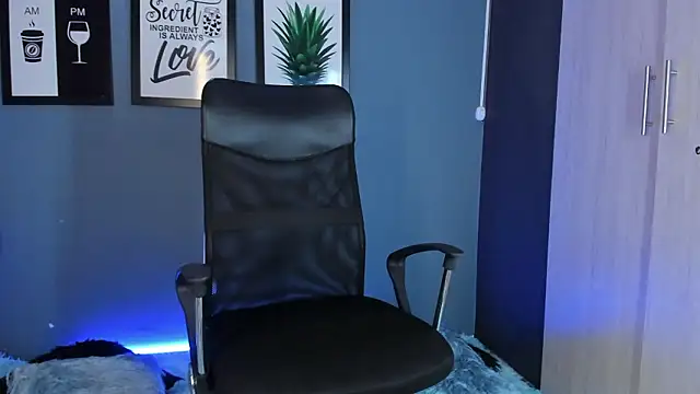 AllanaOrtiz   online show from 02-25-26, 07:36