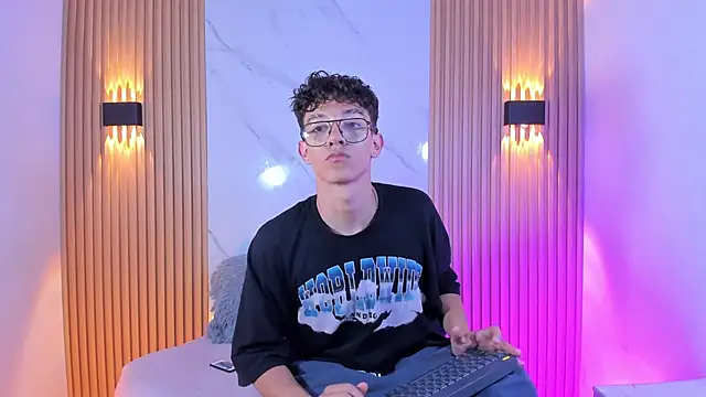 Snapshot of Christopher_Hunter chatting on 02-20-26, 07:49 Christopher Hunter online show from 02-20-26, 07:49