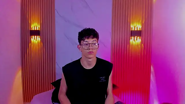 Snapshot of Christopher_Hunter chatting on 02-25-26, 07:47 Christopher Hunter online show from 02-25-26, 07:47