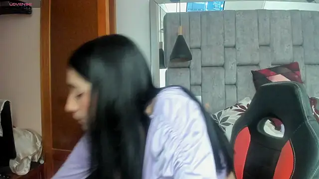 Snapshot of Maitebigboobs chatting on 02-06-26, 12:28 Maitebigboobs online show from 02-06-26, 12:28