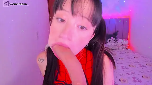 Snapshot of wenn_ chatting on 02-25-26, 12:22 wenn online show from 02-25-26, 12:22