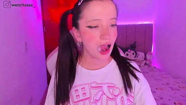 Snapshot of wenn_ chatting on 02-18-26, 12:19 wenn online show from 02-18-26, 12:19