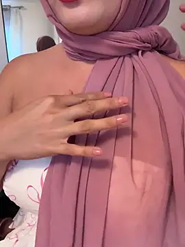 -pinkladyy- online show from 05-27-26, 06:04