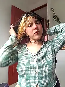 Snapshot of la_venuss chatting on 02-21-26, 02:30 la venuss online show from 02-21-26, 02:30