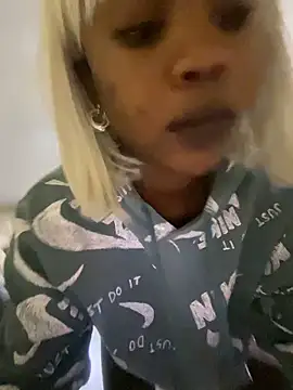 Snapshot of BankssWithTheBenz chatting on 02-15-26, 07:46 BankssWithTheBenz online show from 02-15-26, 07:46