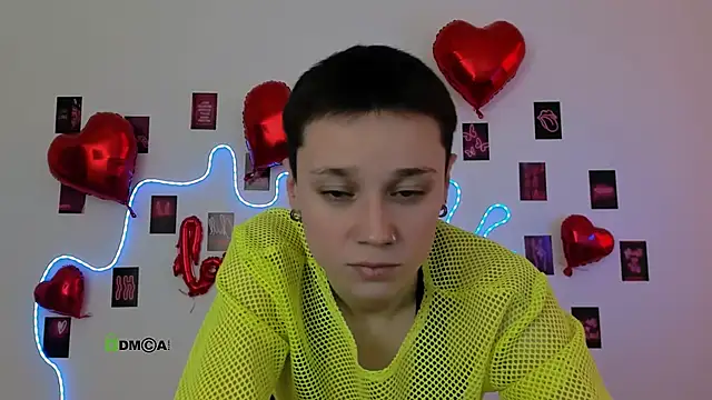 Snapshot of emi_fade chatting on 02-18-26, 10:12 emi fade online show from 02-18-26, 10:12