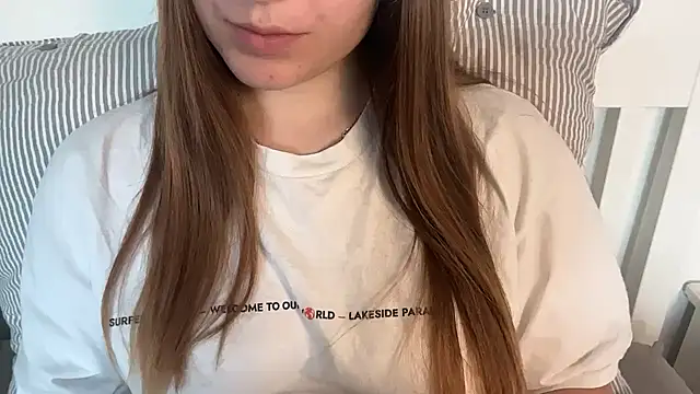 Lucyschickt online show from 06-17-26, 05:29