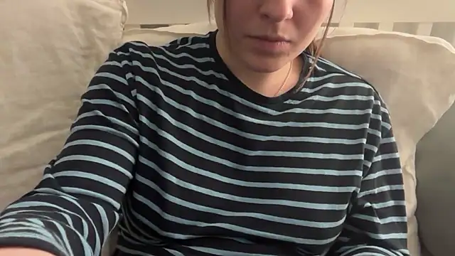 Lucyschickt online show from 04-12-26, 07:28