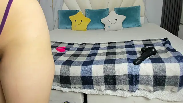 Lia Nova online show from 04-17-26, 12:19