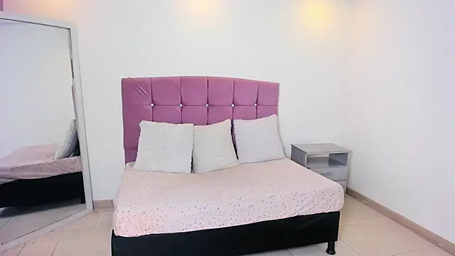 Lia Nova online show from 03-11-26, 07:52