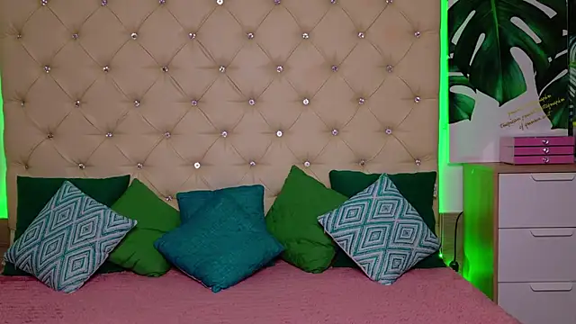 AwaMax online show from 04-14-26, 04:50